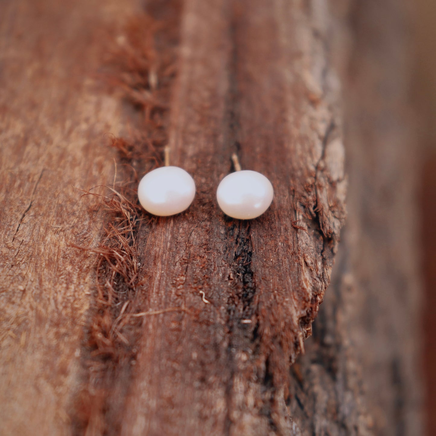 PEARL STUDS